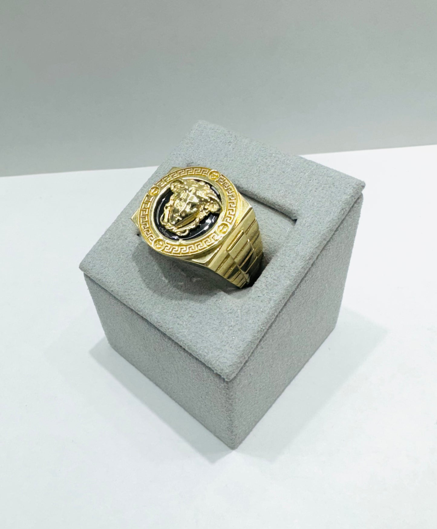 10K GOLD MEDUSA HEAD RING, SIZE: 9, WEIGHT: 7.8gm