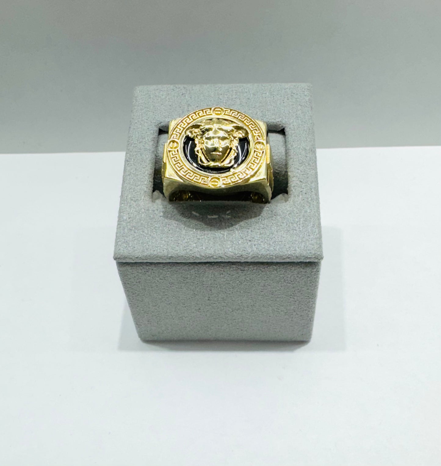 10K GOLD MEDUSA HEAD RING, SIZE: 9, WEIGHT: 7.8gm