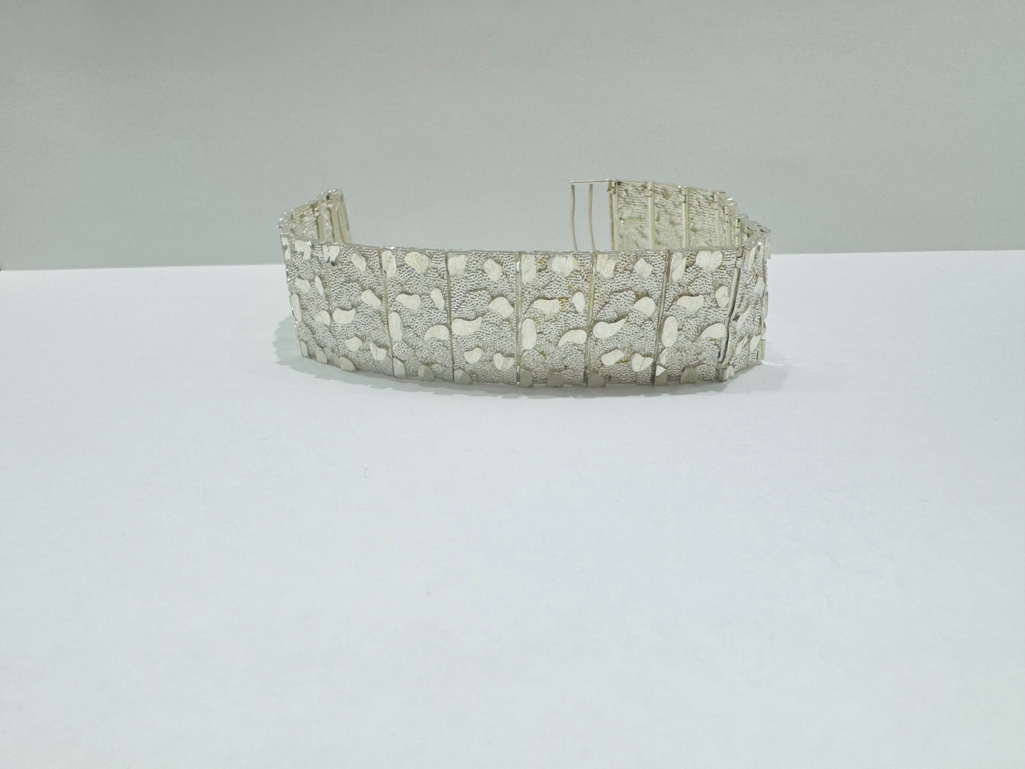 SILVER ITALIAN NUGGET CUT BRACELET 9.5”, WEIGHT: 37.4gm, WIDTH: 22.3mm