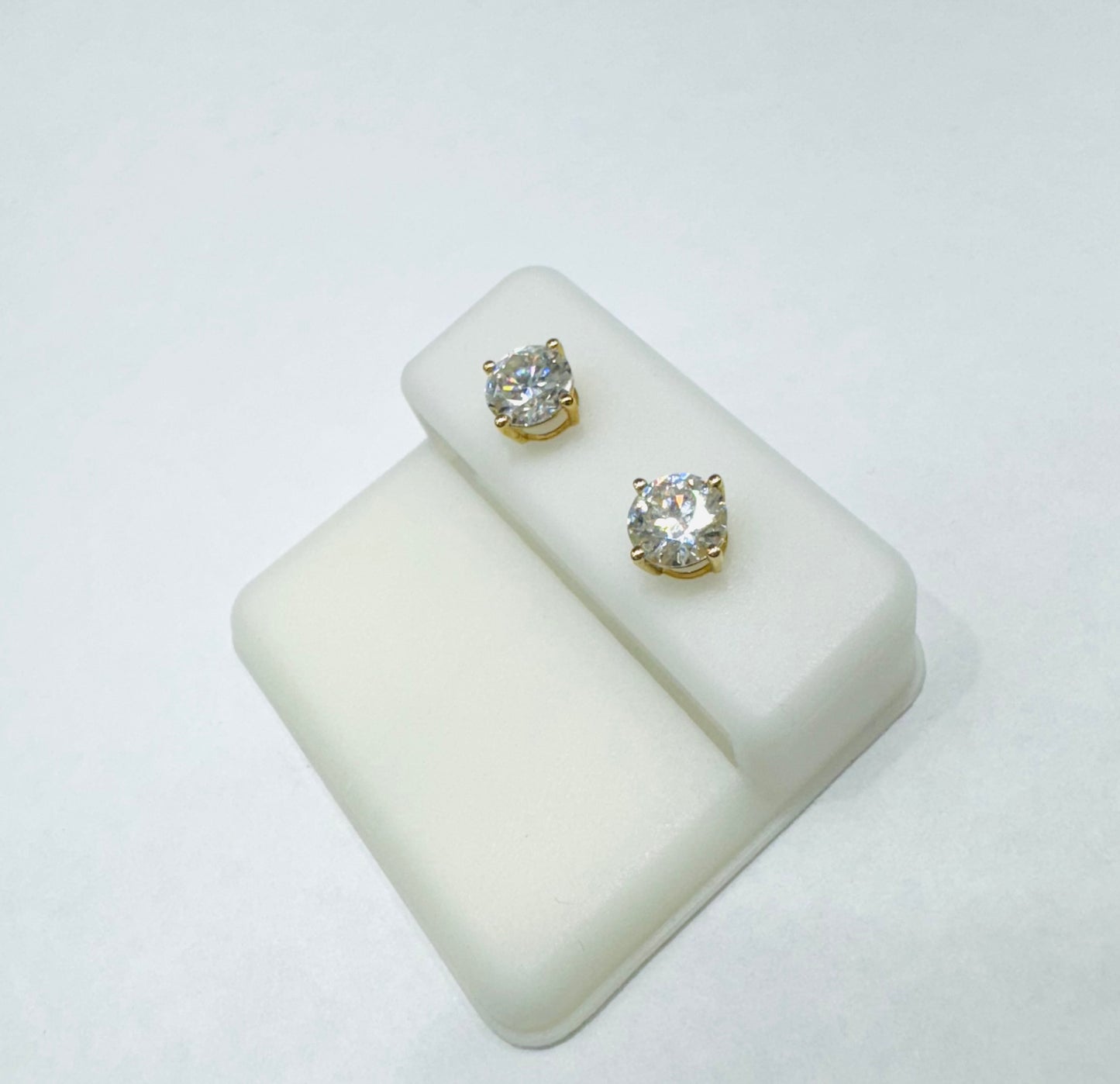10KT GOLD MOISSANITE EARRINGS, VVS 2.50CTW, 7mm