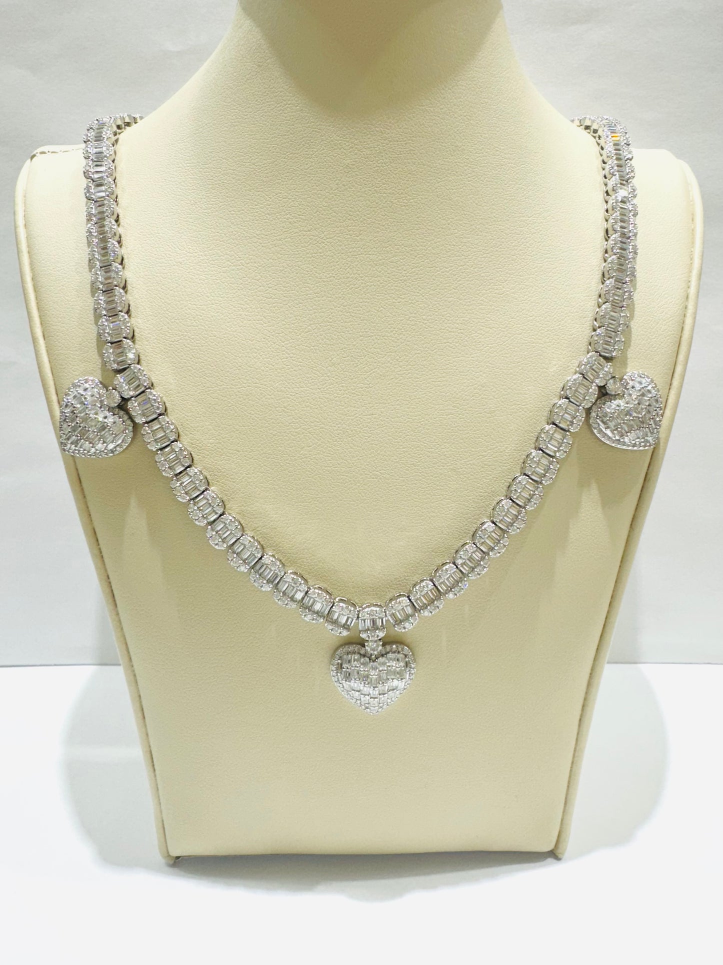 SILVER MOISSANITE HEART NECKLACE 18”, VVS 21.53CTW, WIDTH: 22.3mm