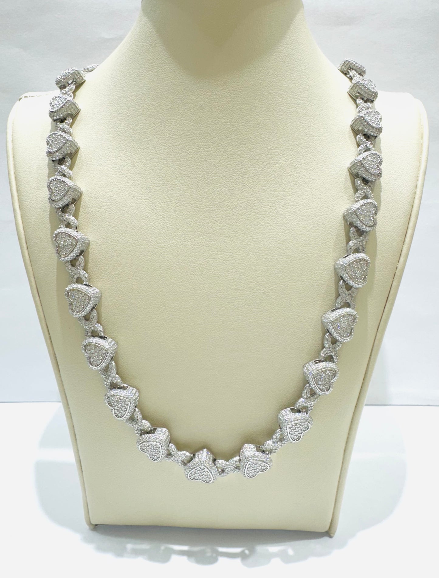 SILVER MOISSANITE HEART NECKLACE 18.5”, VVS 17.21CTW, WIDTH: 10mm