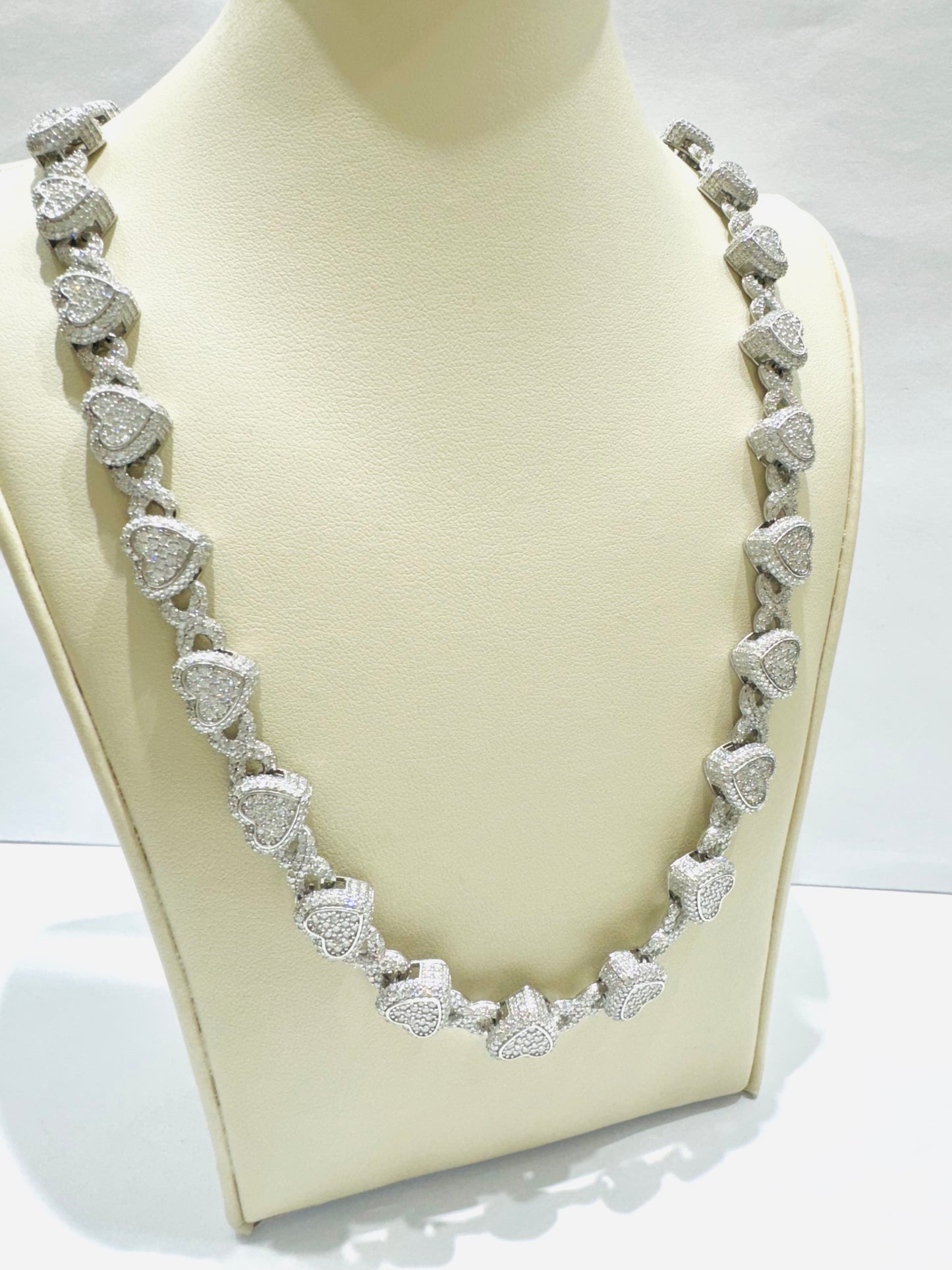 SILVER MOISSANITE HEART NECKLACE 18.5”, VVS 17.21CTW, WIDTH: 10mm