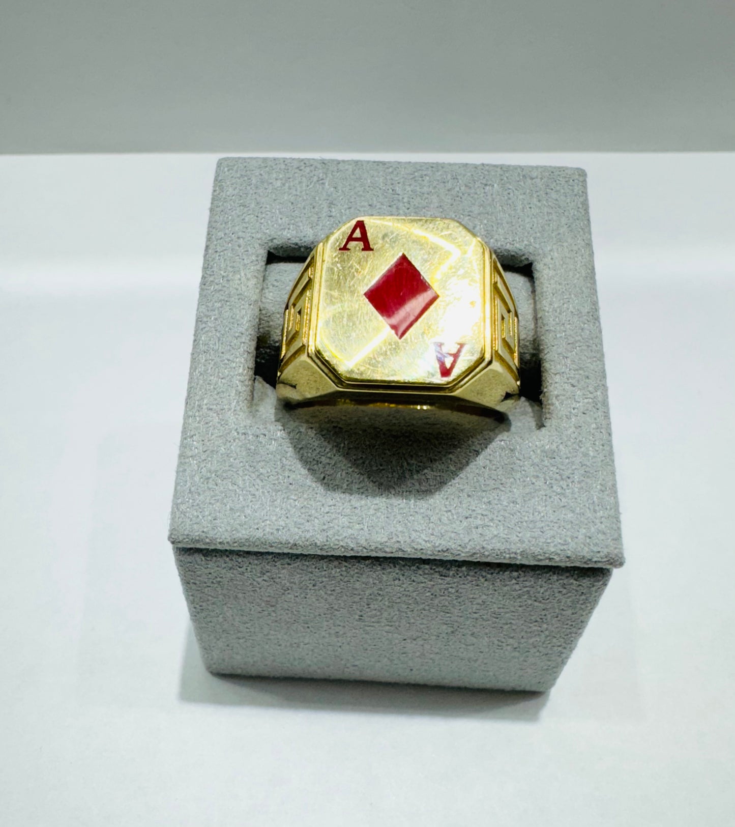 10K GOLD ACE CARD RING WITH VERSACE BORDER, WEIGHT: 9gm, SIZE: 10