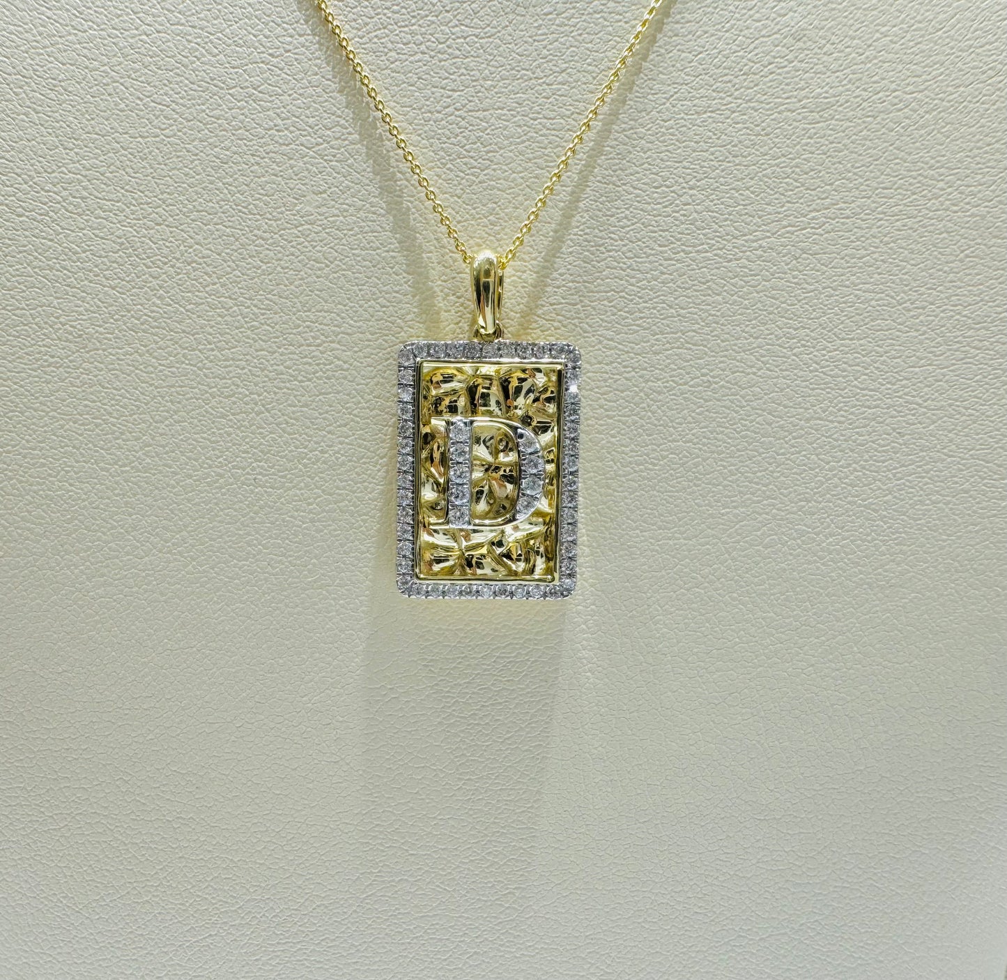 10K GOLD INITIAL “D” LETTER NATURAL DIAMOND PENDANT WITH NECKLACE, 0.25CT