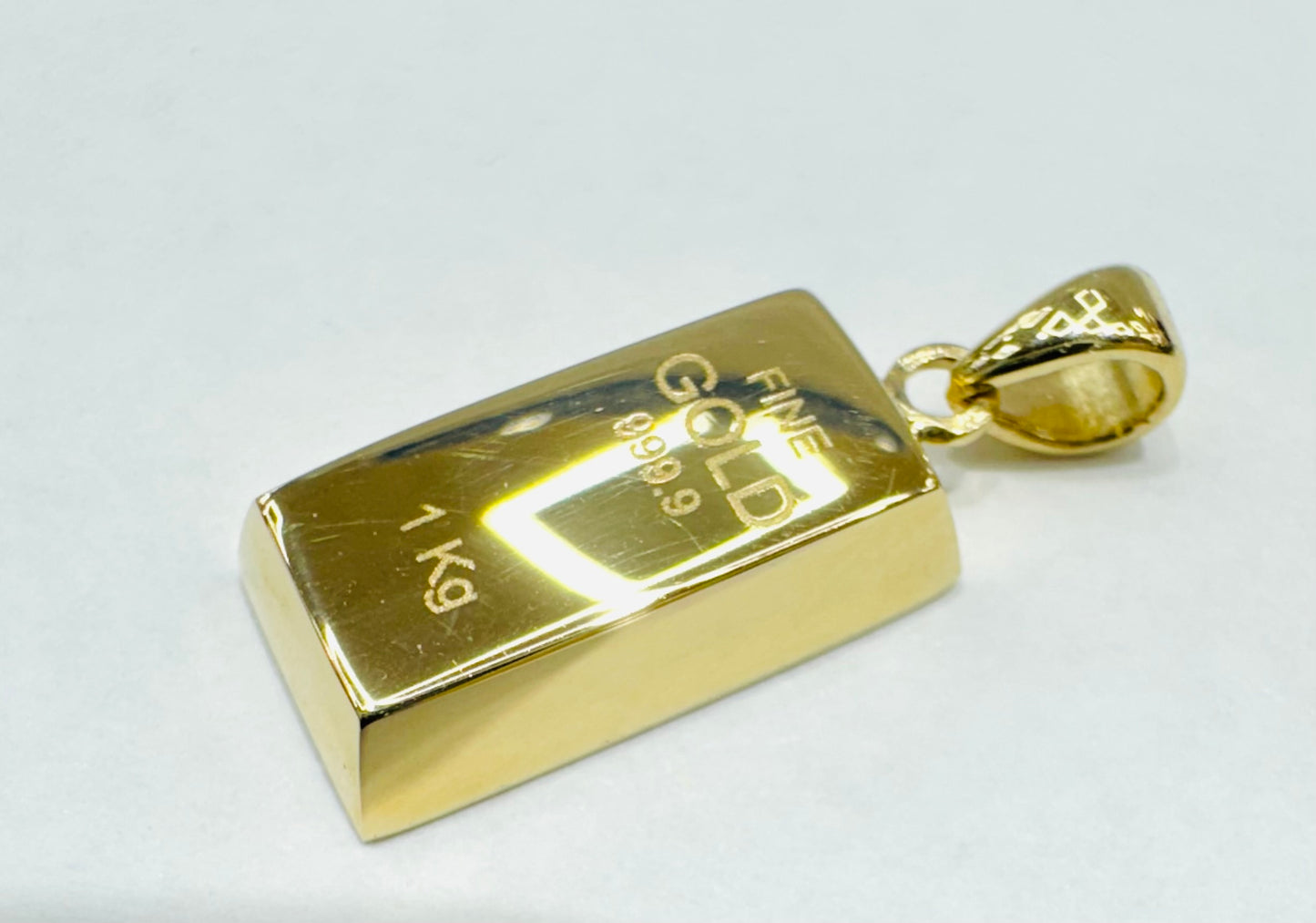 14K SMALL GOLD BAR PENDANT, WEIGHT: 1.8gm, WIDTH: 7.82mm