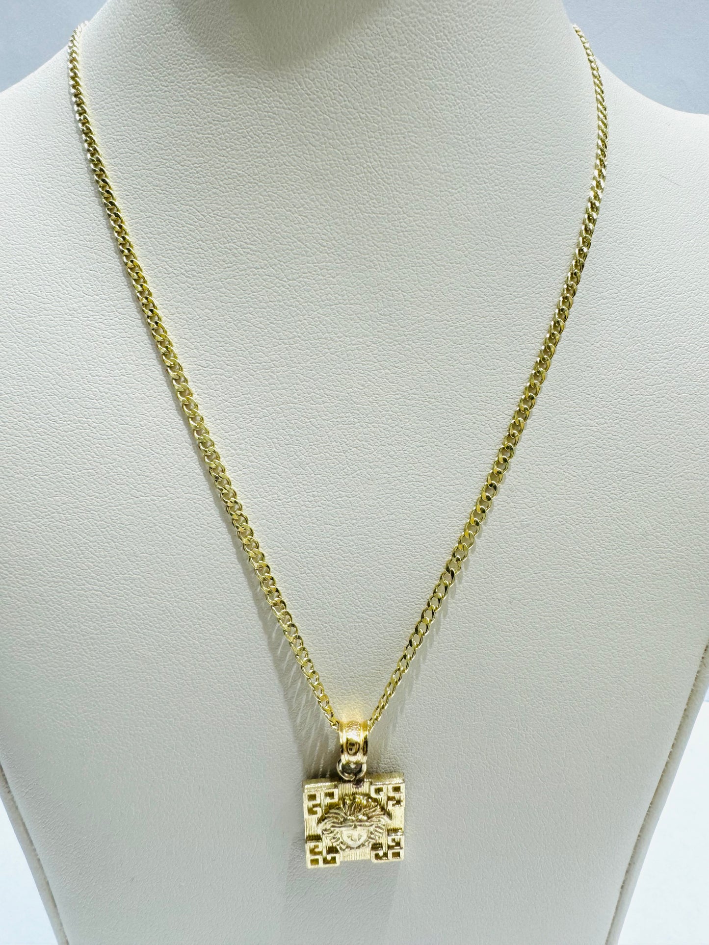 10K GOLD CUBAN LINK NECKLACE 20”, WEIGHT: 1.4gm, WIDTH: 1.99mm WITH MEDUSA HEAD PENDANT: 1.7gm