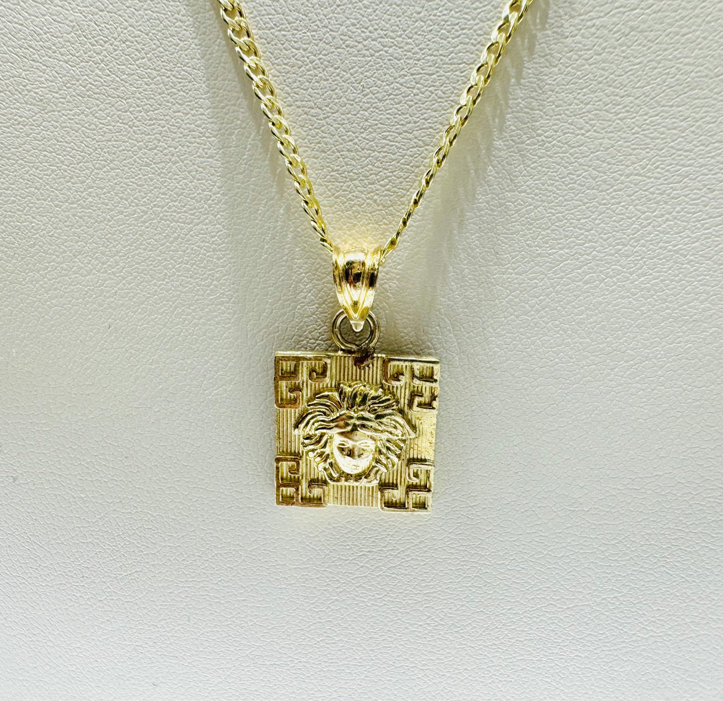 10K GOLD CUBAN LINK NECKLACE 20”, WEIGHT: 1.4gm, WIDTH: 1.99mm WITH MEDUSA HEAD PENDANT: 1.7gm