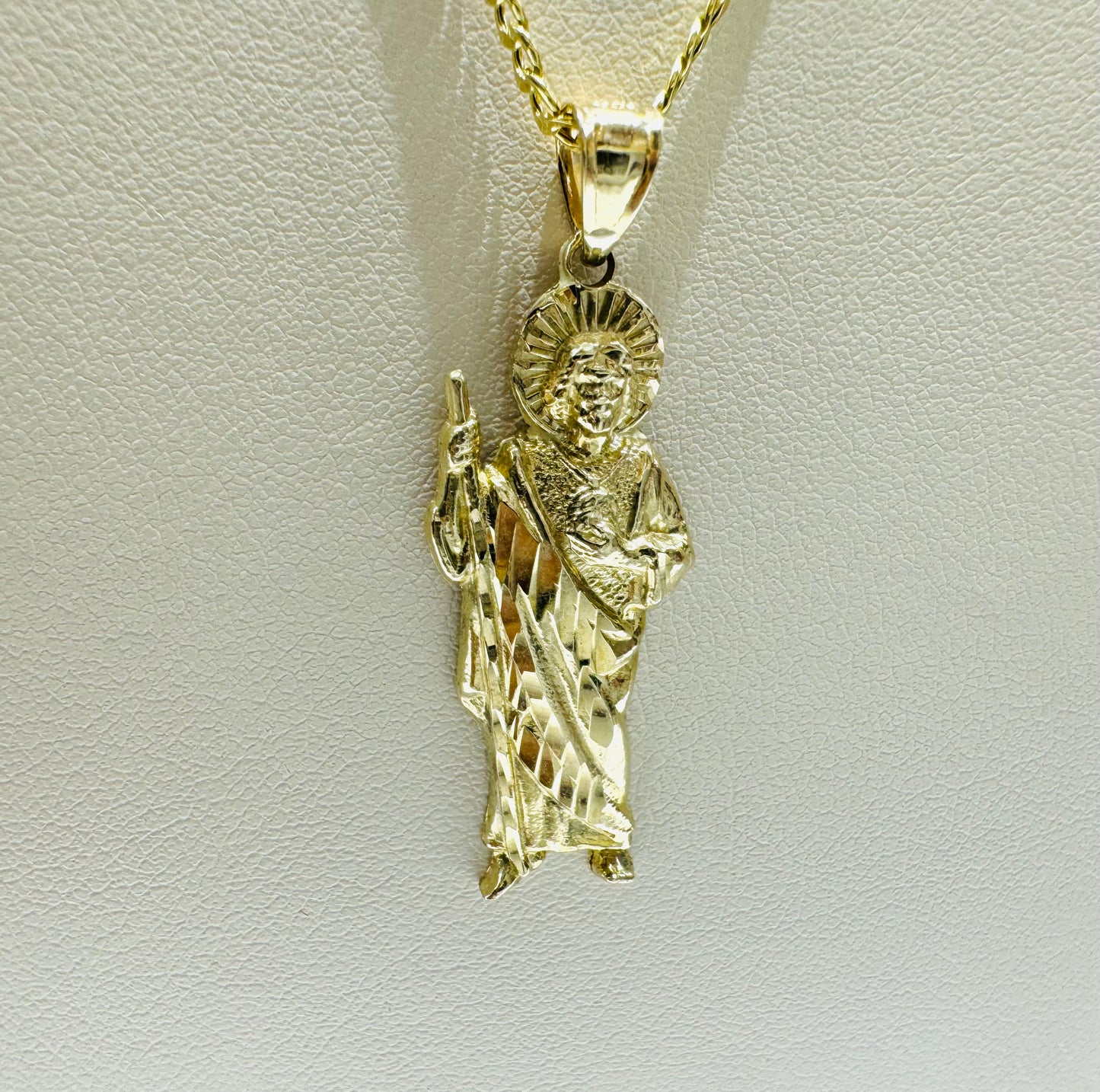 10K GOLD CUBAN LINK NECKLACE 22”, WEIGHT: 1.5gm, WIDTH: 1.99mm WITH SAIN JUDE PENDANT, WEIGHT: 2.3gm