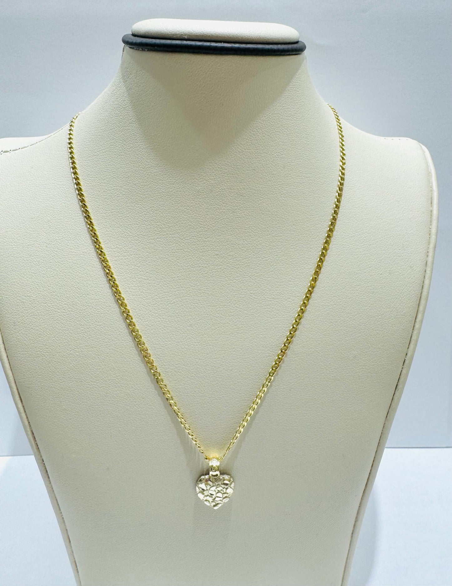 10K GOLD CUBAN LINK NECKLACE 22”, WEIGHT: 1.5gm, WIDTH: 1.89mm AND SMALL HEART PENDANT, WEIGHT: 0.5gm