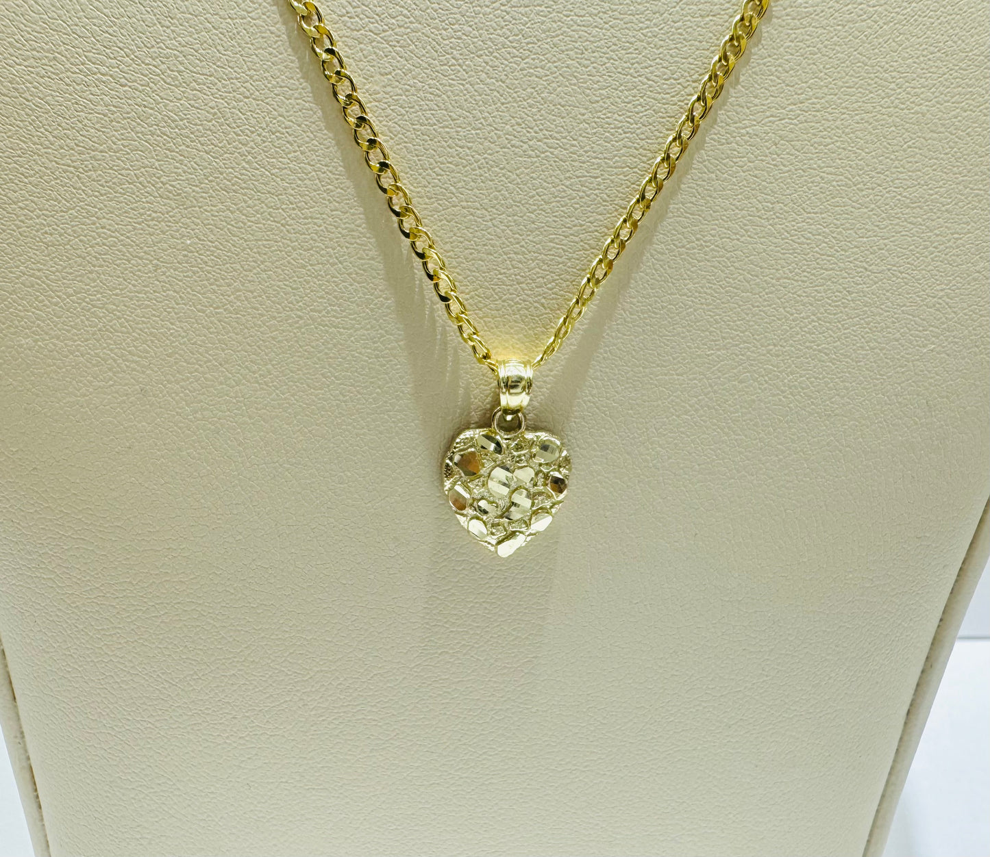 10K GOLD CUBAN LINK NECKLACE 22”, WEIGHT: 1.5gm, WIDTH: 1.89mm AND SMALL HEART PENDANT, WEIGHT: 0.5gm