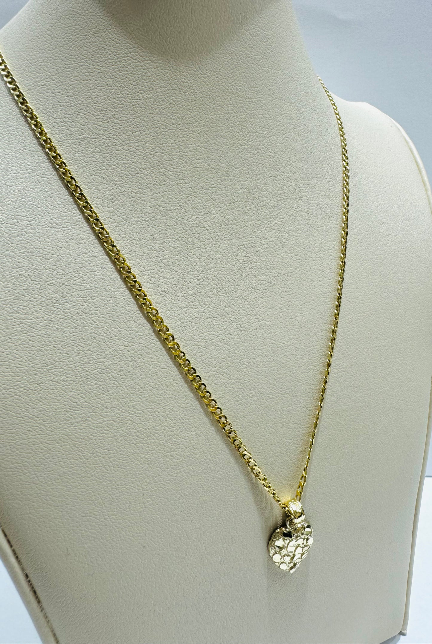 10K GOLD CUBAN LINK NECKLACE 22”, WEIGHT: 1.5gm, WIDTH: 1.89mm AND SMALL HEART PENDANT, WEIGHT: 0.5gm