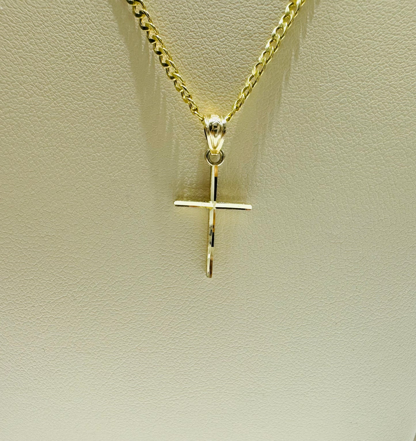 10K GOLD CUBAN LINK NECKLACE 20”, WEIGHT: 1.5gm, WIDTH: 1.89mm AND SMALL CROSS PENDANT, WEIGHT: 0.4gm