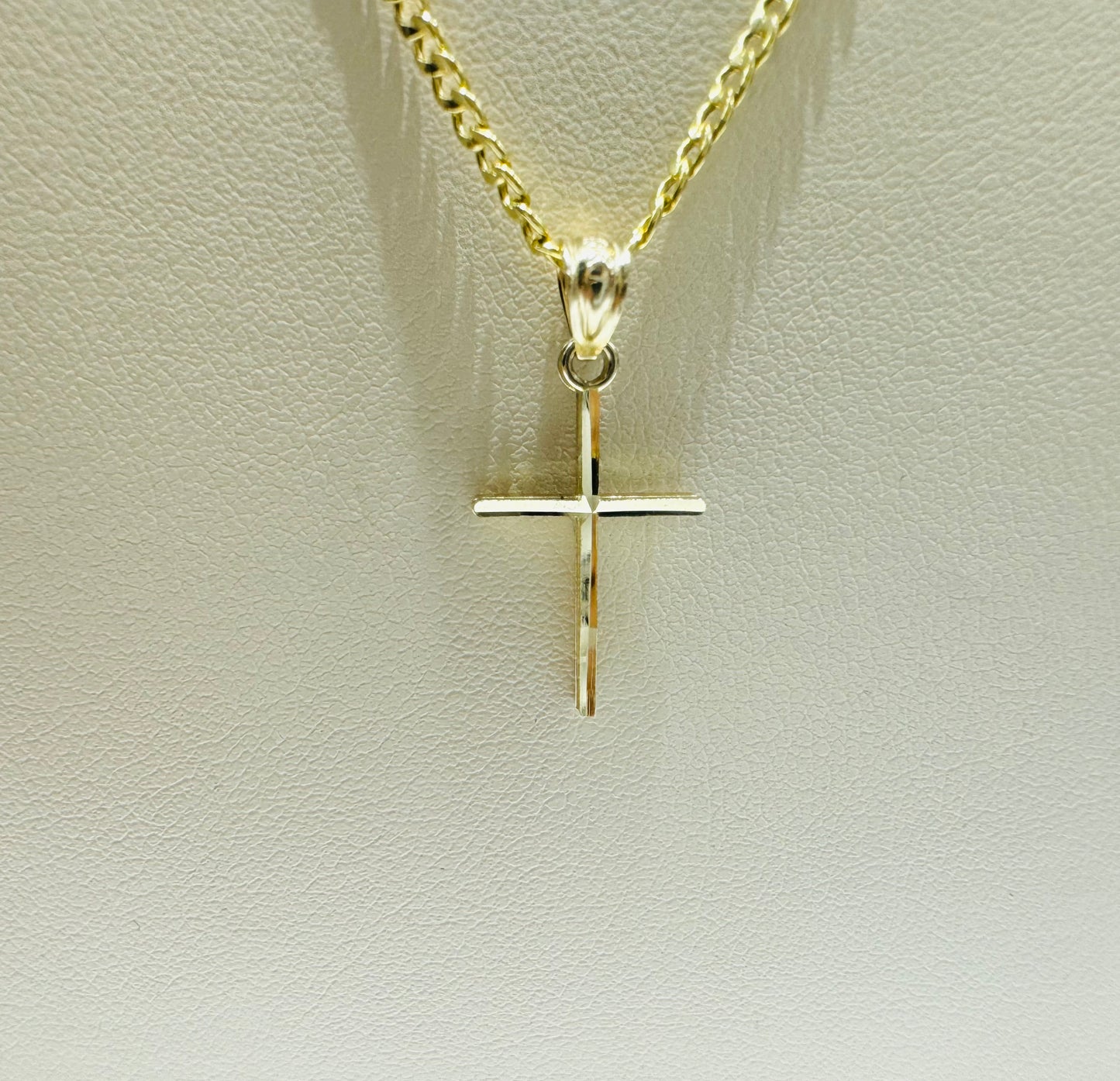 10K GOLD CUBAN LINK NECKLACE 20”, WEIGHT: 1.5gm, WIDTH: 1.89mm AND SMALL CROSS PENDANT, WEIGHT: 0.4gm