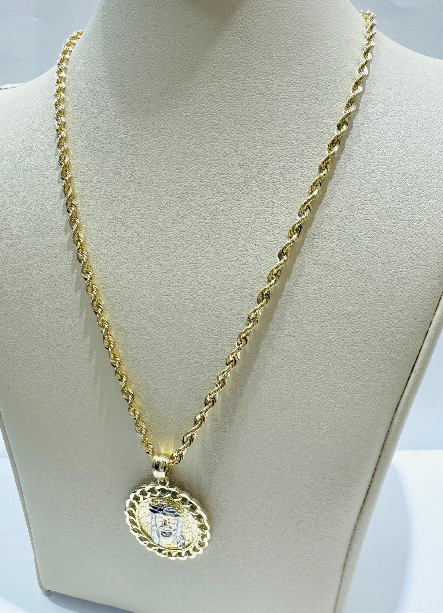 10K GOLD ROPE NECKLACE 20”, WEIGHT: 3.6gm, WIDTH: 2.43mm WITH ROUND JESUS FACE PENDANT, WEIGHT: 2.2gm