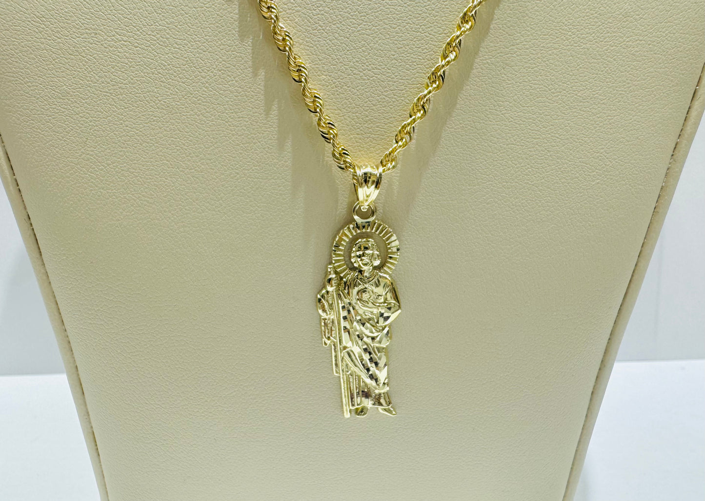 10K GOLD ROPE NECKLACE 20”, WEIGHT: 3.4gm, WIDTH: 2.40mm AND JESUS PENDANT, WEIGHT: 1.9gm