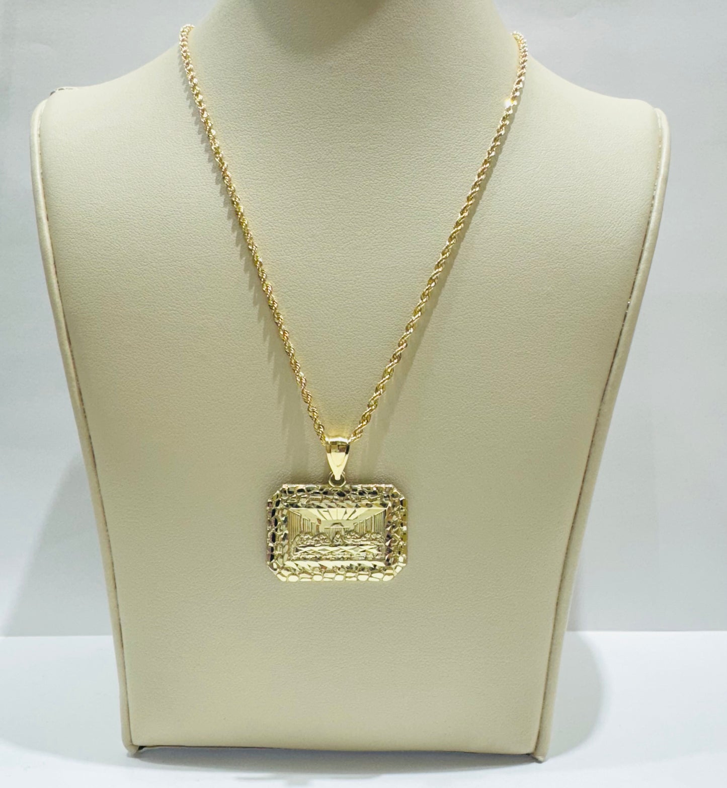 10K GOLD ROPE NECKLACE 22”, WEIGHT: 2gm, WIDTH: 1.99mm AND SQUARE LASTSUPPER PENDANT, WEIGHT: 2.8gm
