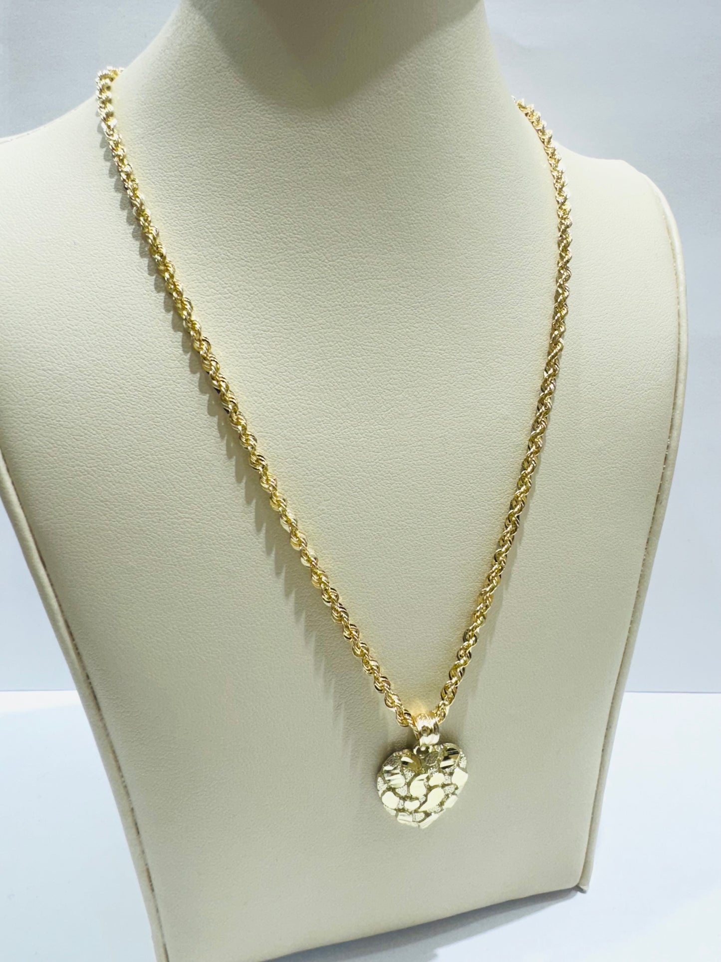 10K GOLD ROPE NECKLACE 18”, WEIGHT: 3.2gm, WIDTH: 2.52mm AND HEART PENDANT, WEIGHT: 1.6gm
