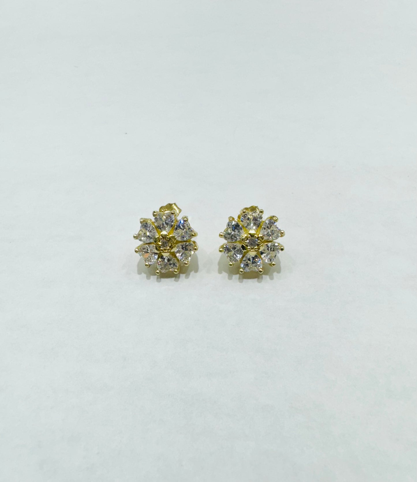 10K GOLD FLOWER EARRINGS WITH CZ STONES, WEIGHT: 4.7gm