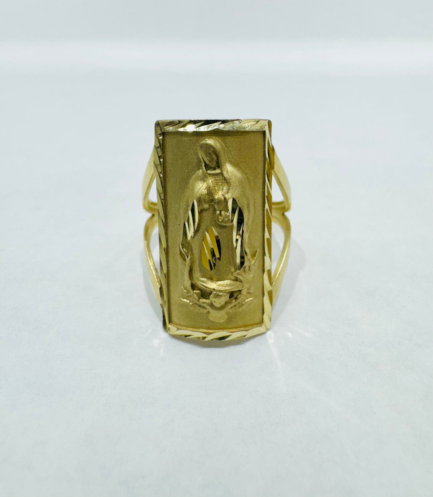 10K GOLD VIRGIN MARY RING, WEIGHT: 5.8gm, SIZE: 8