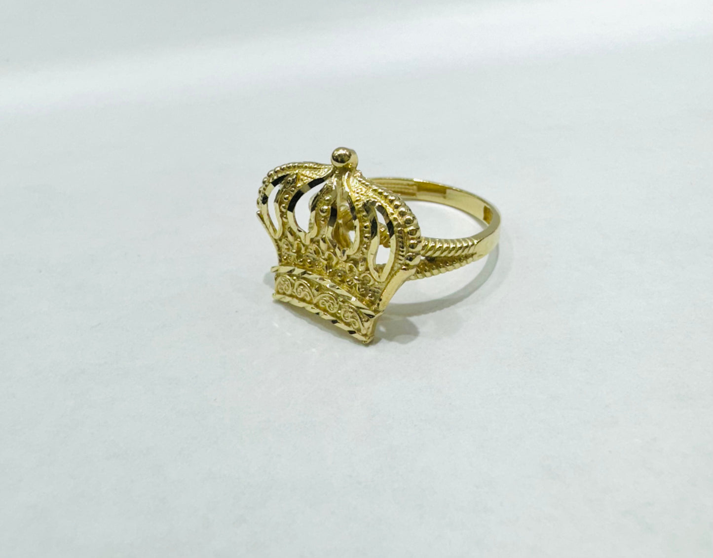 10K GOLD CROWN RING, WEIGHT: 3gm, SIZE: 6.5