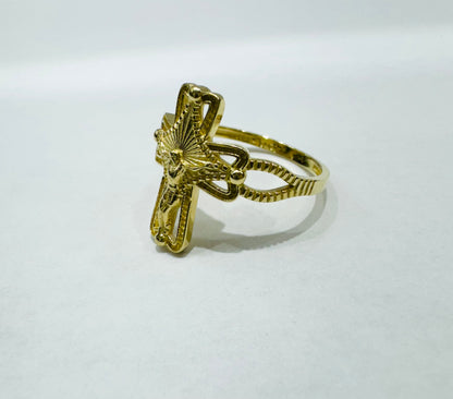 10K GOLD CROSS RING, WEIGHT: 2.7gm, SIZE: 8