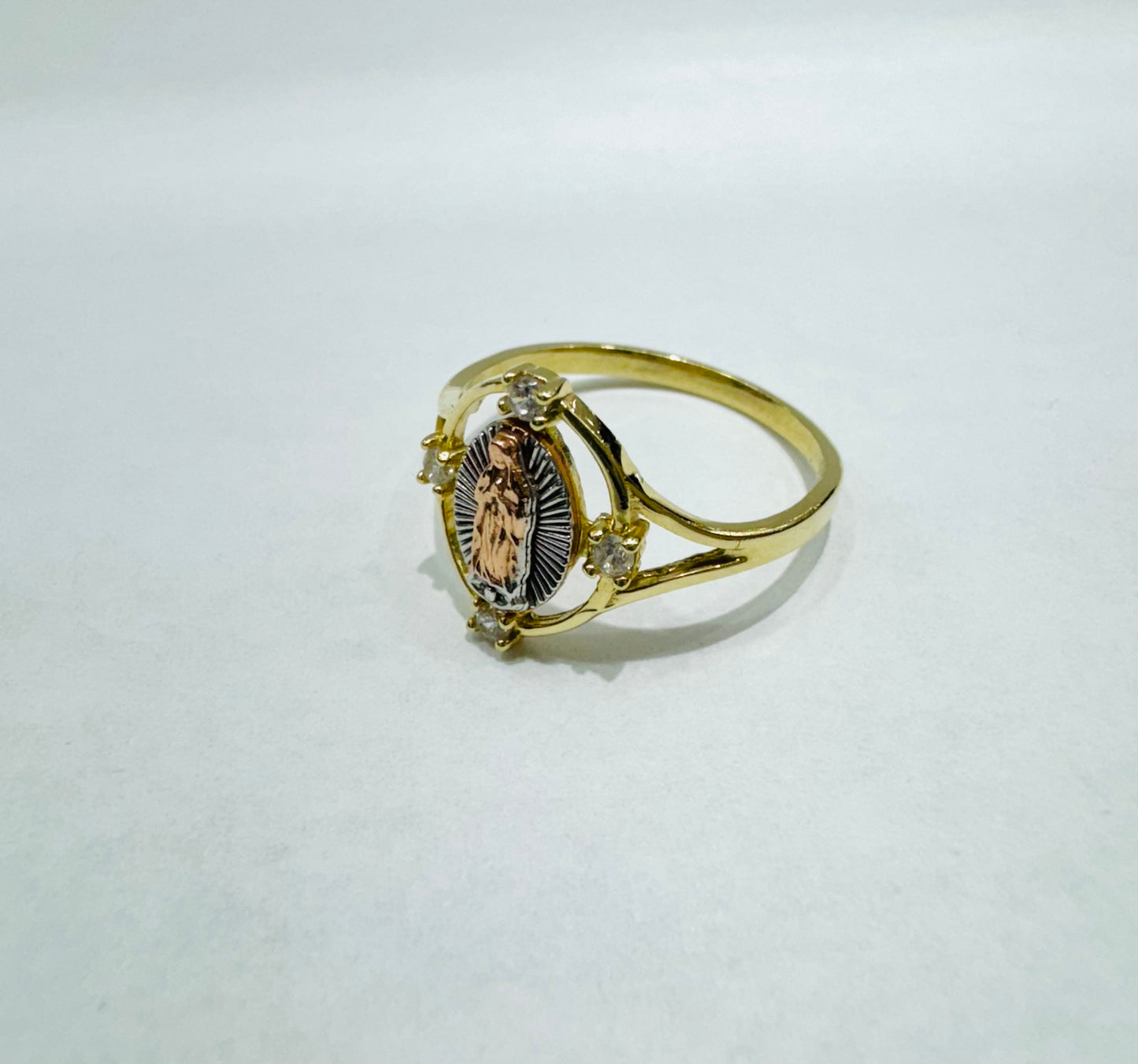 10K GOLD THREE TONED VIRGIN MARY RING, WEIGHT: 1.9gm, SIZE: 7