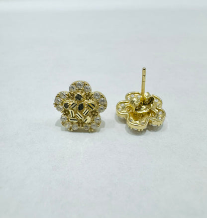 10K GOLD FLOWER EARRINGS WITH CZ STONES, WEIGHT: 1.6gm