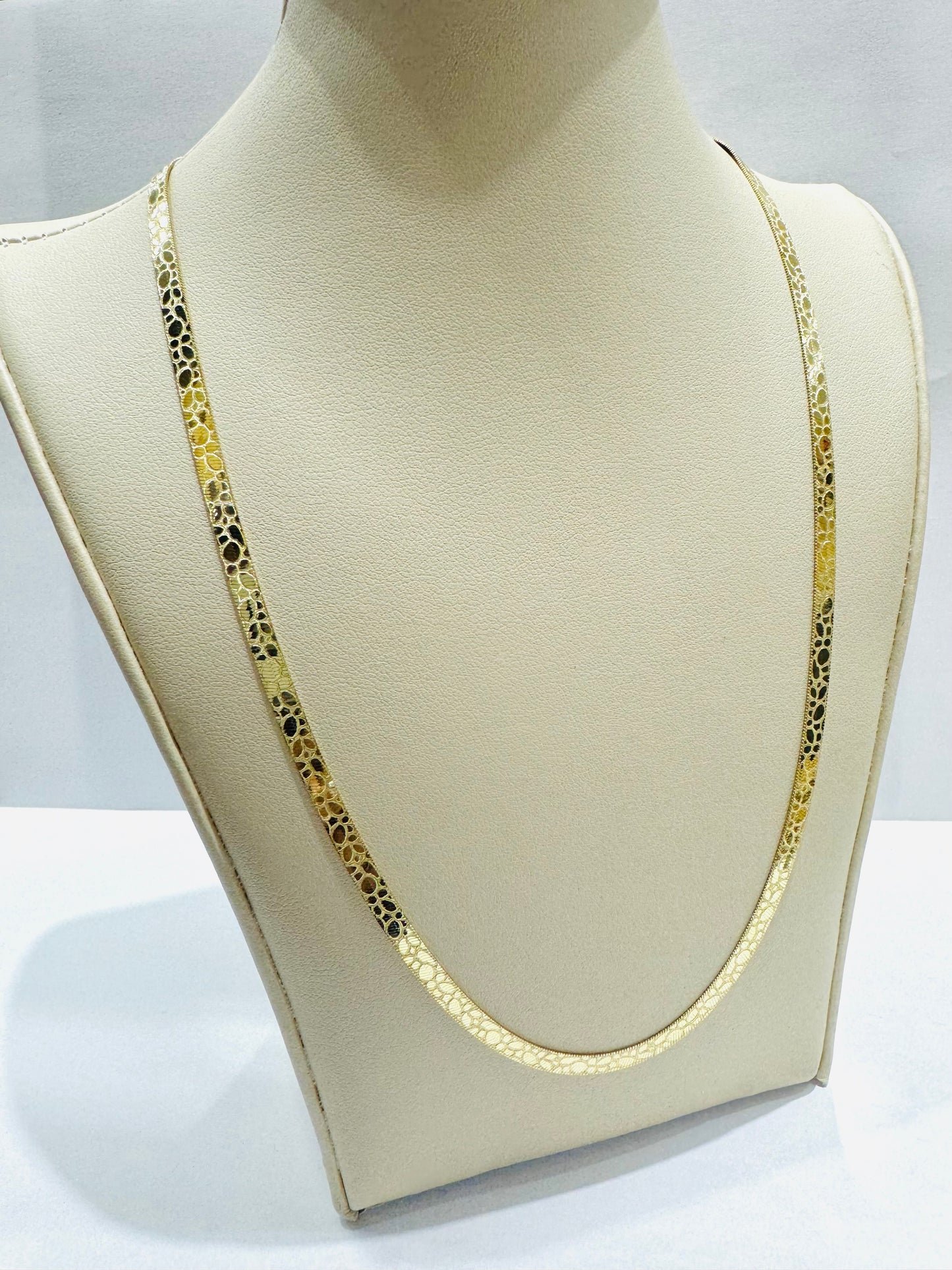10K GOLD NUGGET HERRINGBONE CHAIN 18”, WEIGHT: 7.3gm