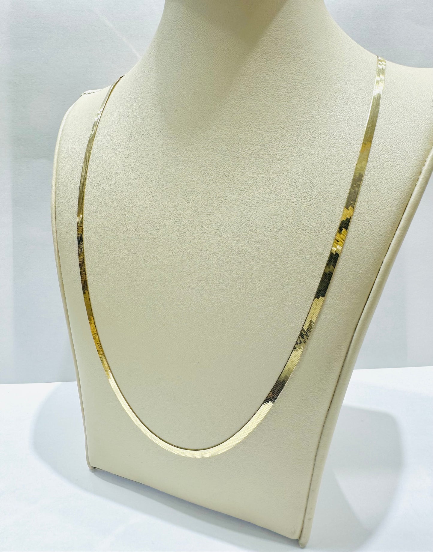 10K GOLD HERRINGBONE CHAIN 20”, WEIGHT: 4.4gm