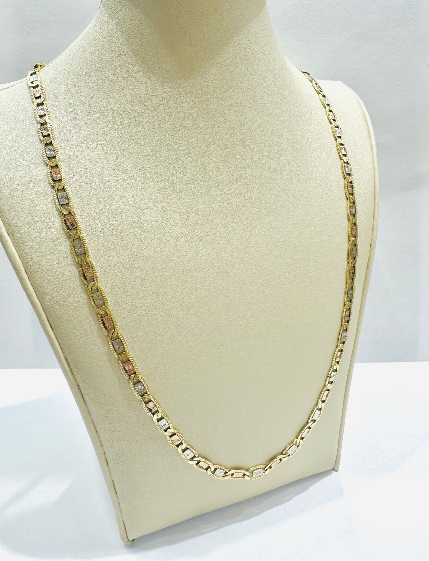 10K GOLD TRI-COLOR VALENTINO CHAIN 24”, WEIGHT: 15.8gm, WIDTH: 4mm