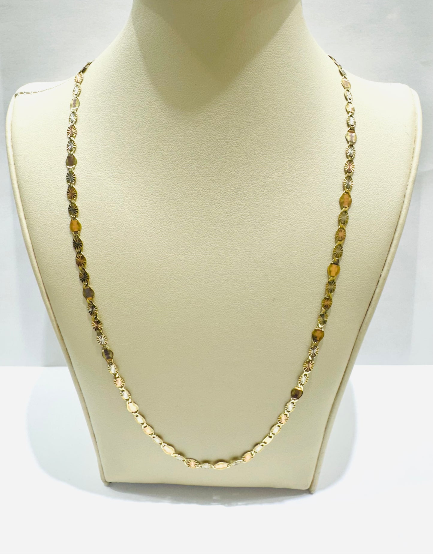10K GOLD THREE TONED VALENTINO CHAIN 18”, WEIGHT: 4.6gm