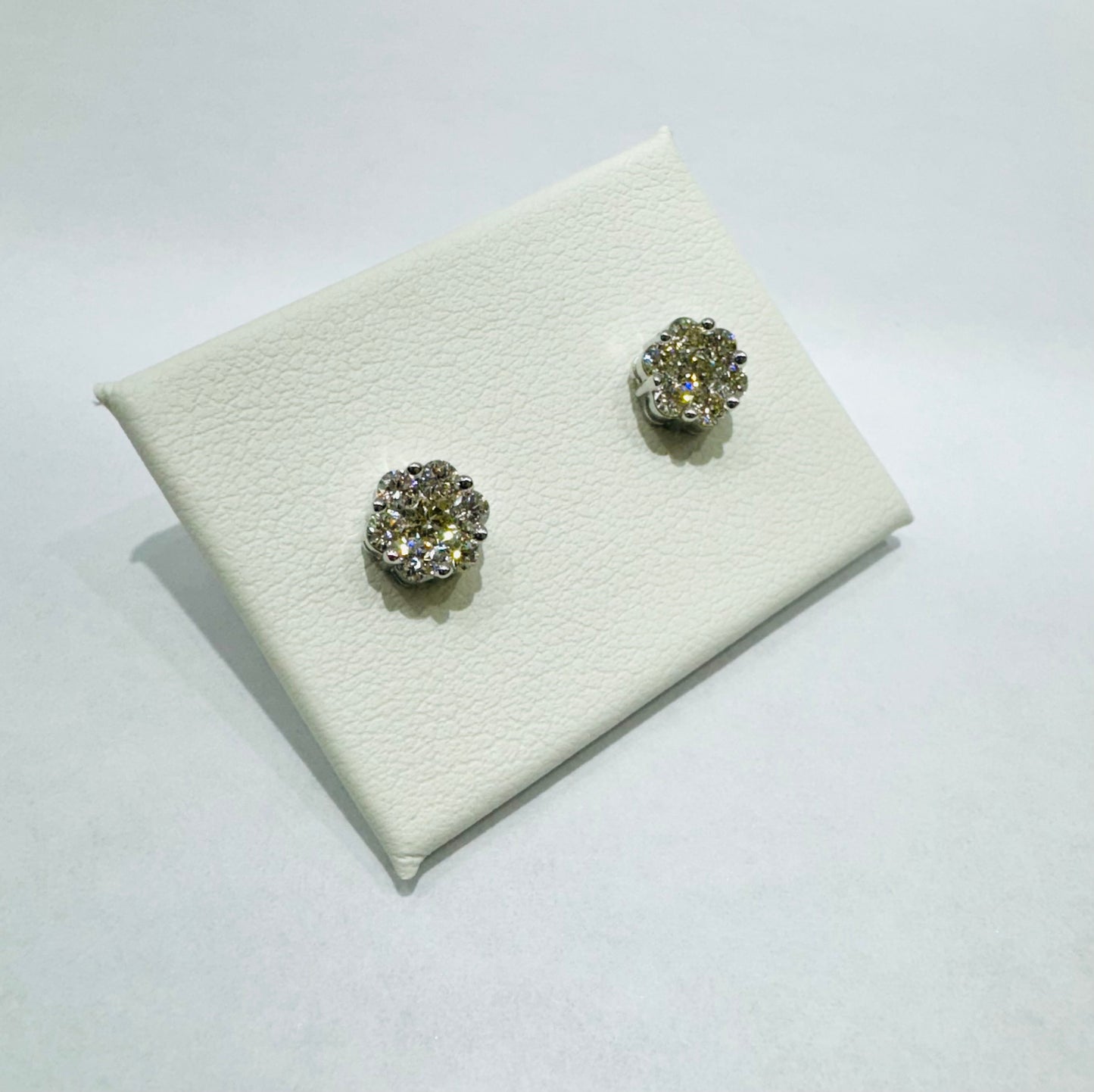 10K WHITE GOLD NATURAL DIAMOND EARRINGS 5/8CT