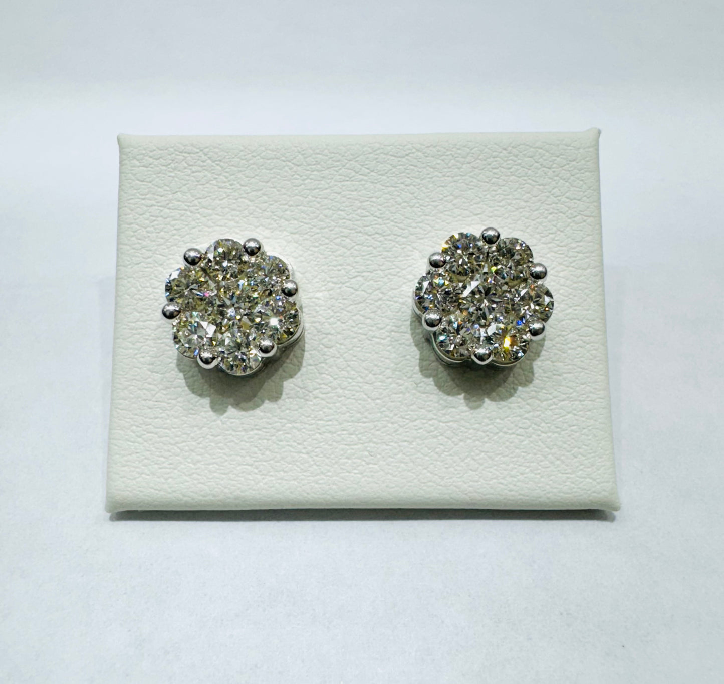 10K WHITE GOLD NATURAL DIAMOND EARRINGS 2CT