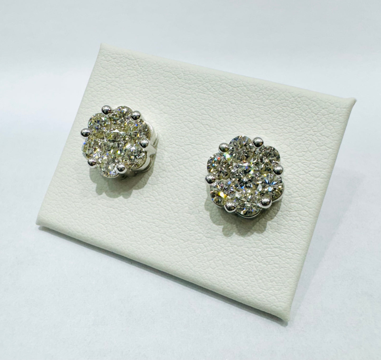 10K WHITE GOLD NATURAL DIAMOND EARRINGS 2CT
