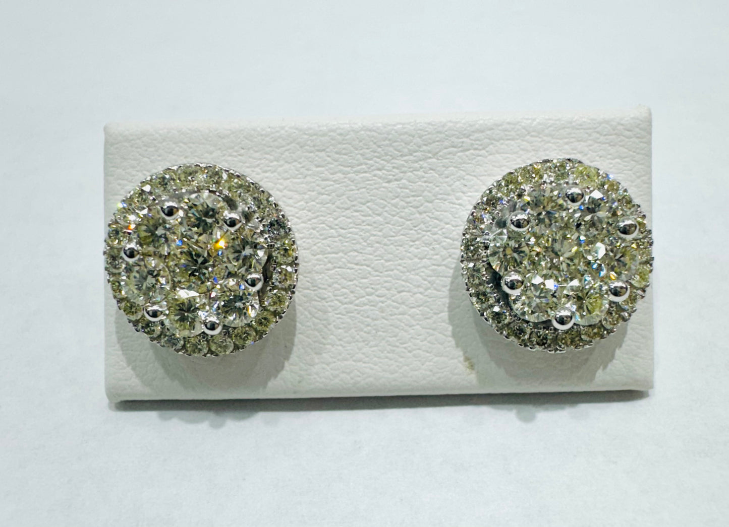 10K WHITE GOLD NATURAL DIAMOND EARRINGS 2CT