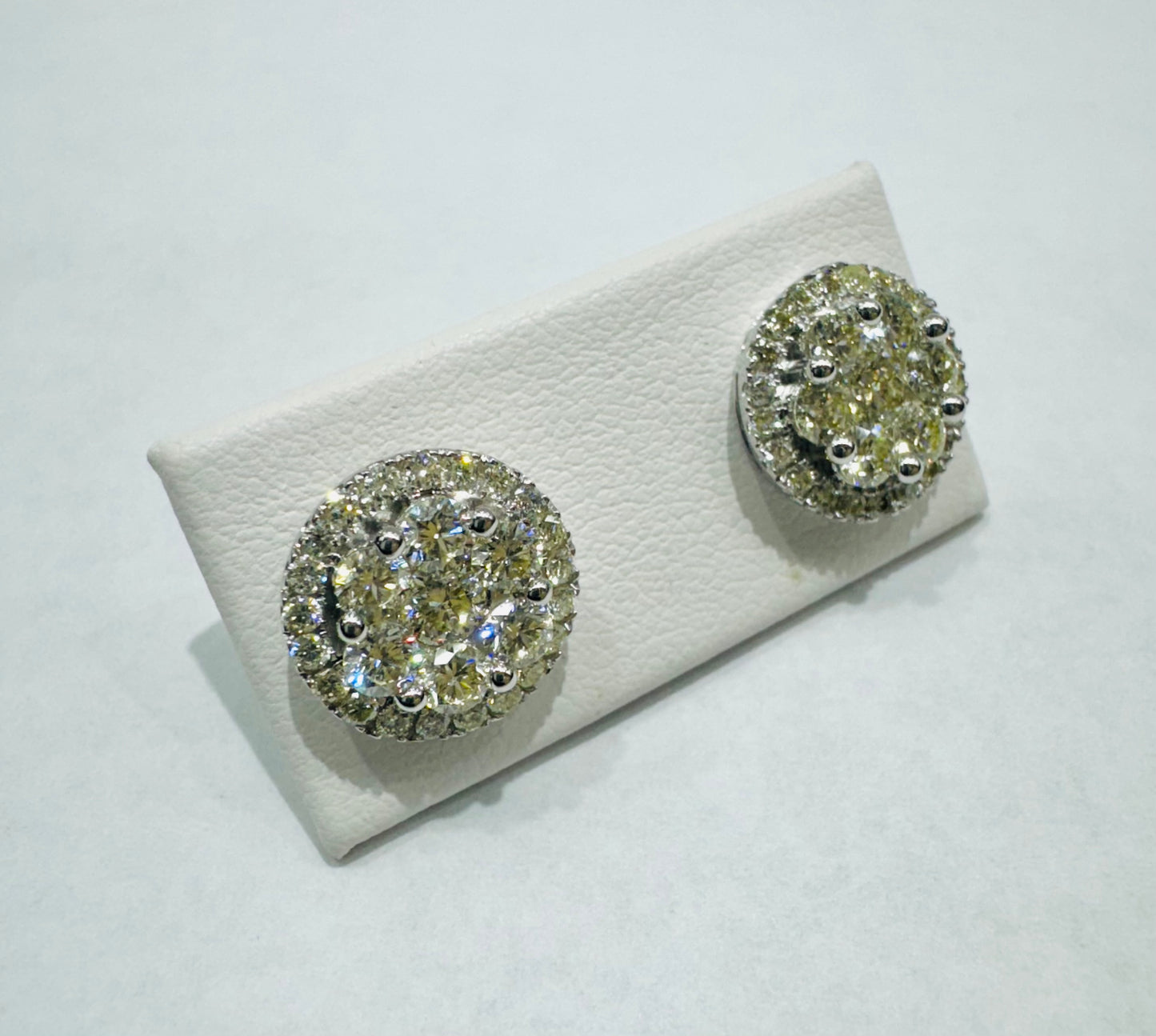 10K WHITE GOLD NATURAL DIAMOND EARRINGS 2CT
