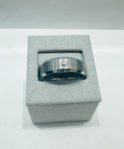 MEN’S TUNGSTEN CARBIDE WEDDING BAND WITH A SINGLE WHITE STONE, WIDTH: 7mm , SIZE: 13