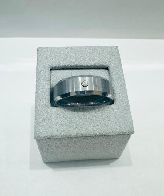 MEN’S TUNGSTEN CARBIDE WEDDING BAND WITH A SINGLE WHITE STONE, WIDTH: 7mm , SIZE: 13