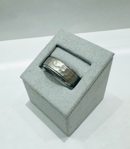 MEN’S TUNGSTEN HAMMERED WEDDING BAND WIDTH: 8mm, SIZE: 11
