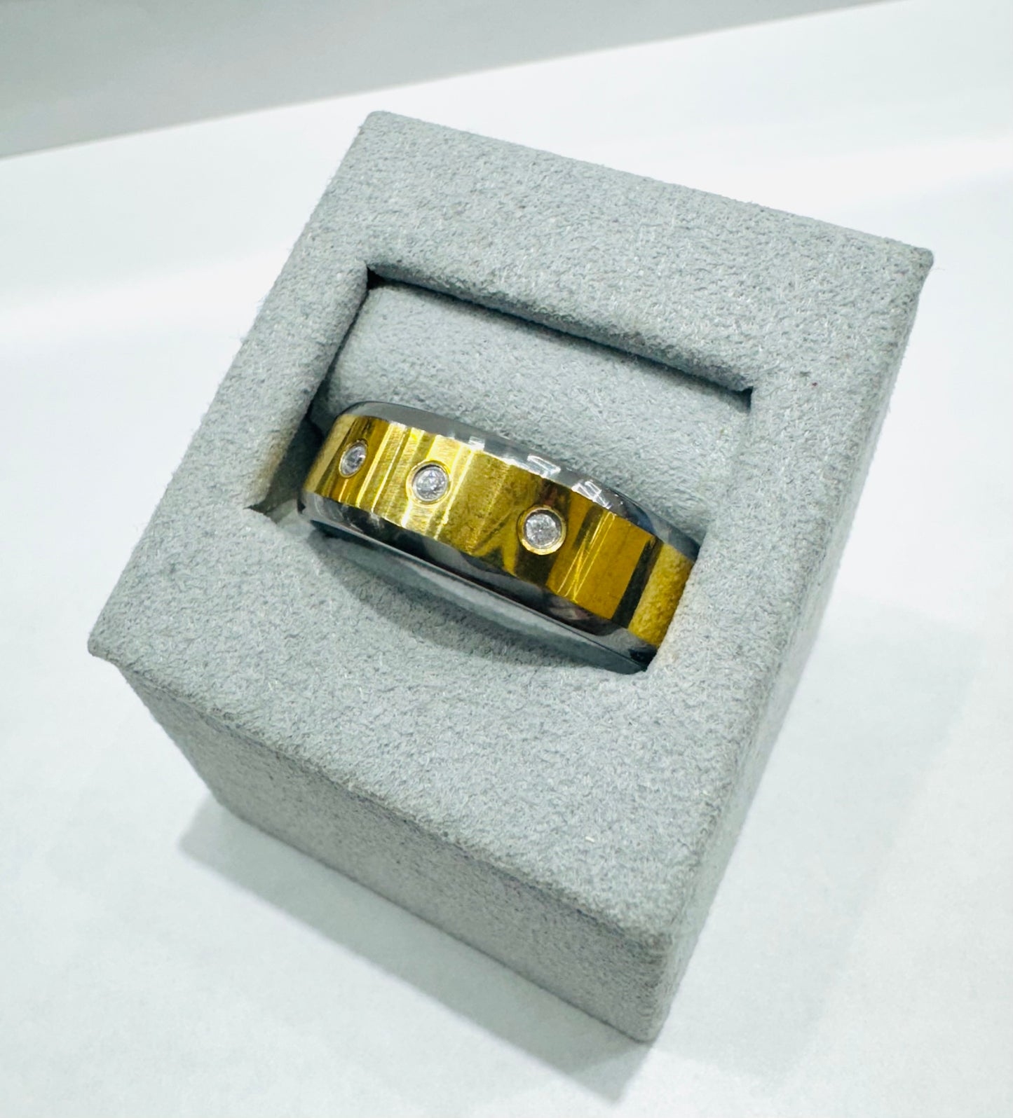 TWO TONE TUNGSTEN CARBIDE WEDDING BAND WITH THREE CZ STONES, WIDTH: 8mm, SIZE: 13