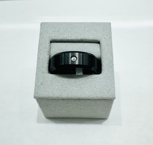 BLACK TUNGSTEN MEN’S WEDDING BAND WITH ONE CZ STONE, WIDTH: 8mm, SIZE: 12