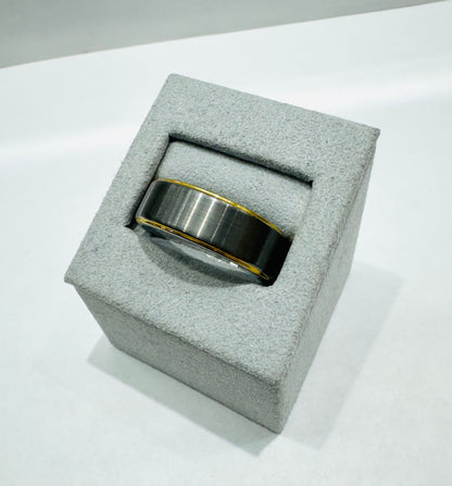 TWO TONED TUNGSTEN CARBIDE MENS WEDDING BAND 8mm, SIZE: 10.5