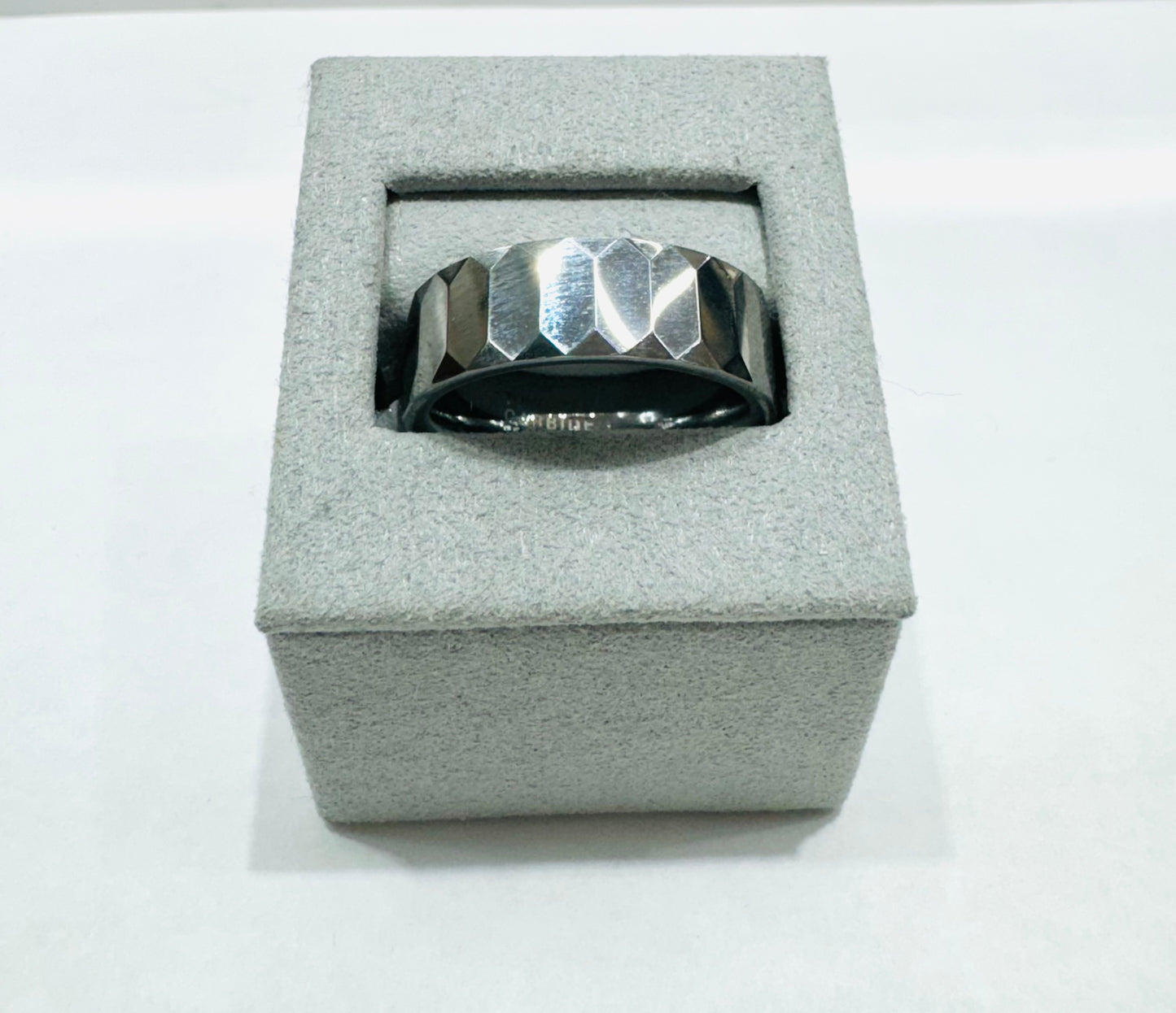 FACETED TUNGSTEN CARBIDE MENS WEDDING BAND 8mm, SIZE: 11