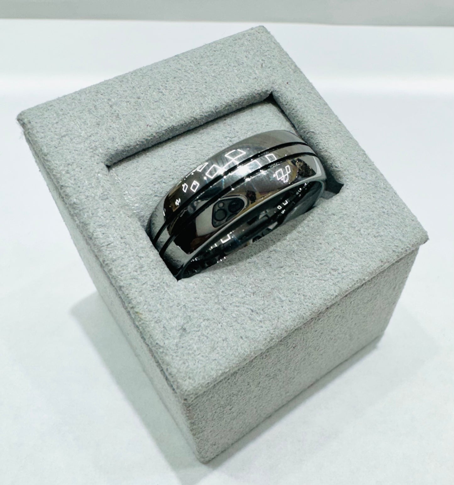 TUNGSTEN CARBIDE MENS WEDDING BAND, WIDTH: 8mm, SIZE: 12