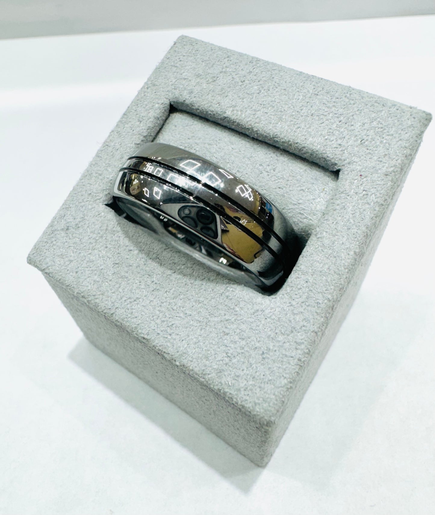 TUNGSTEN CARBIDE MENS WEDDING BAND, WIDTH: 8mm, SIZE: 12