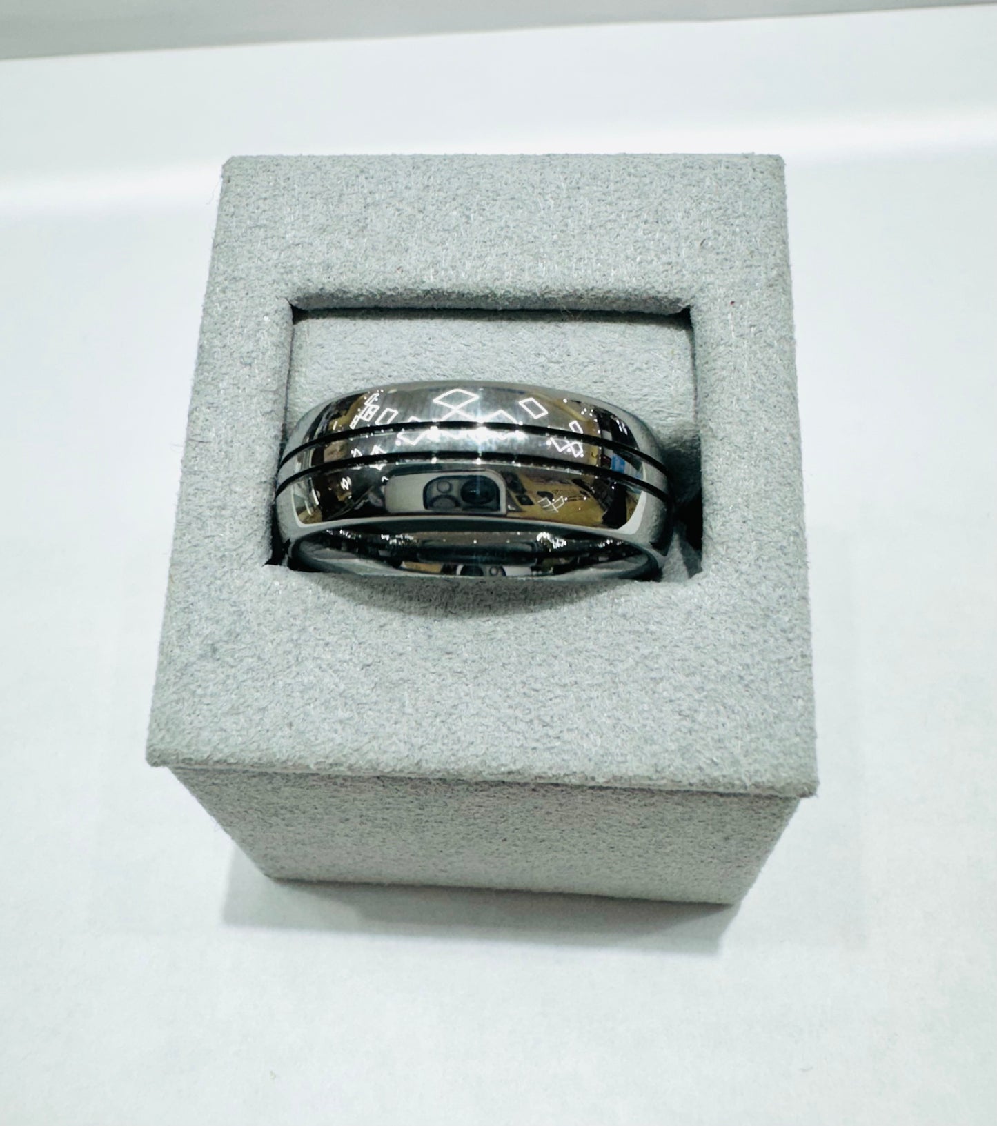 TUNGSTEN CARBIDE MENS WEDDING BAND, WIDTH: 8mm, SIZE: 12