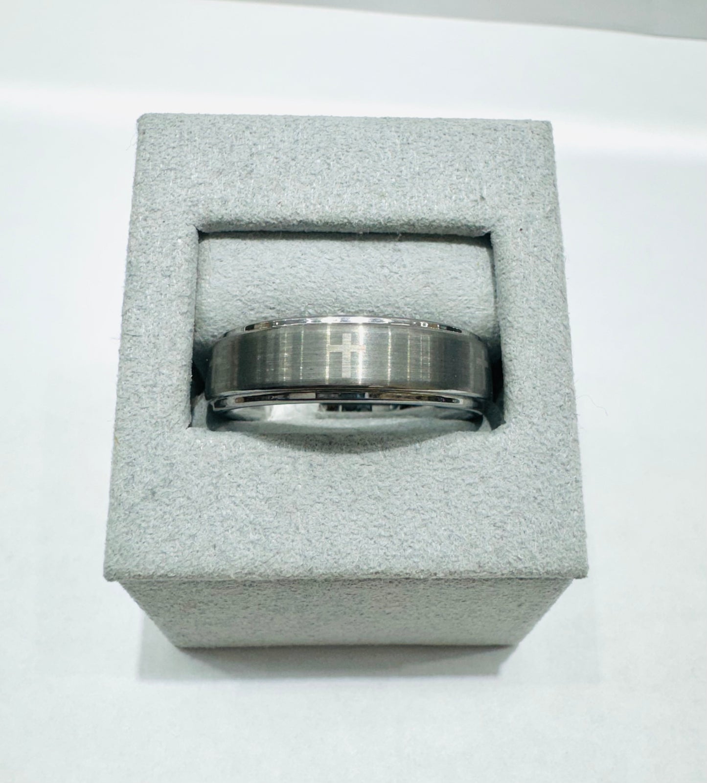 MENS TUNGSTEN CARBIDE WEDDING BAND WITH ENGRAVED CROSS, WIDTH: 6.7mm, SIZE: 12