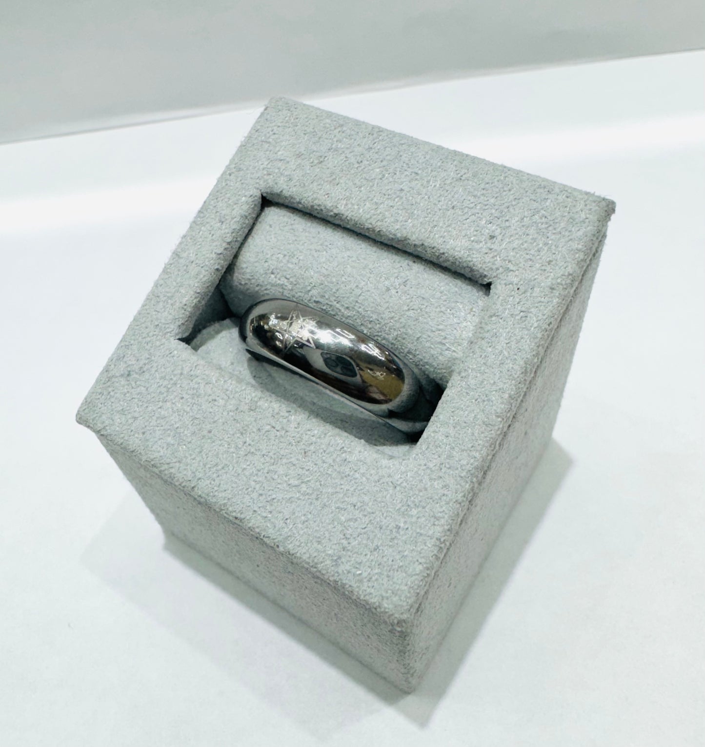 TUNGSTEN CARBIDE WEDDING BAND 6mm, SIZE: 8