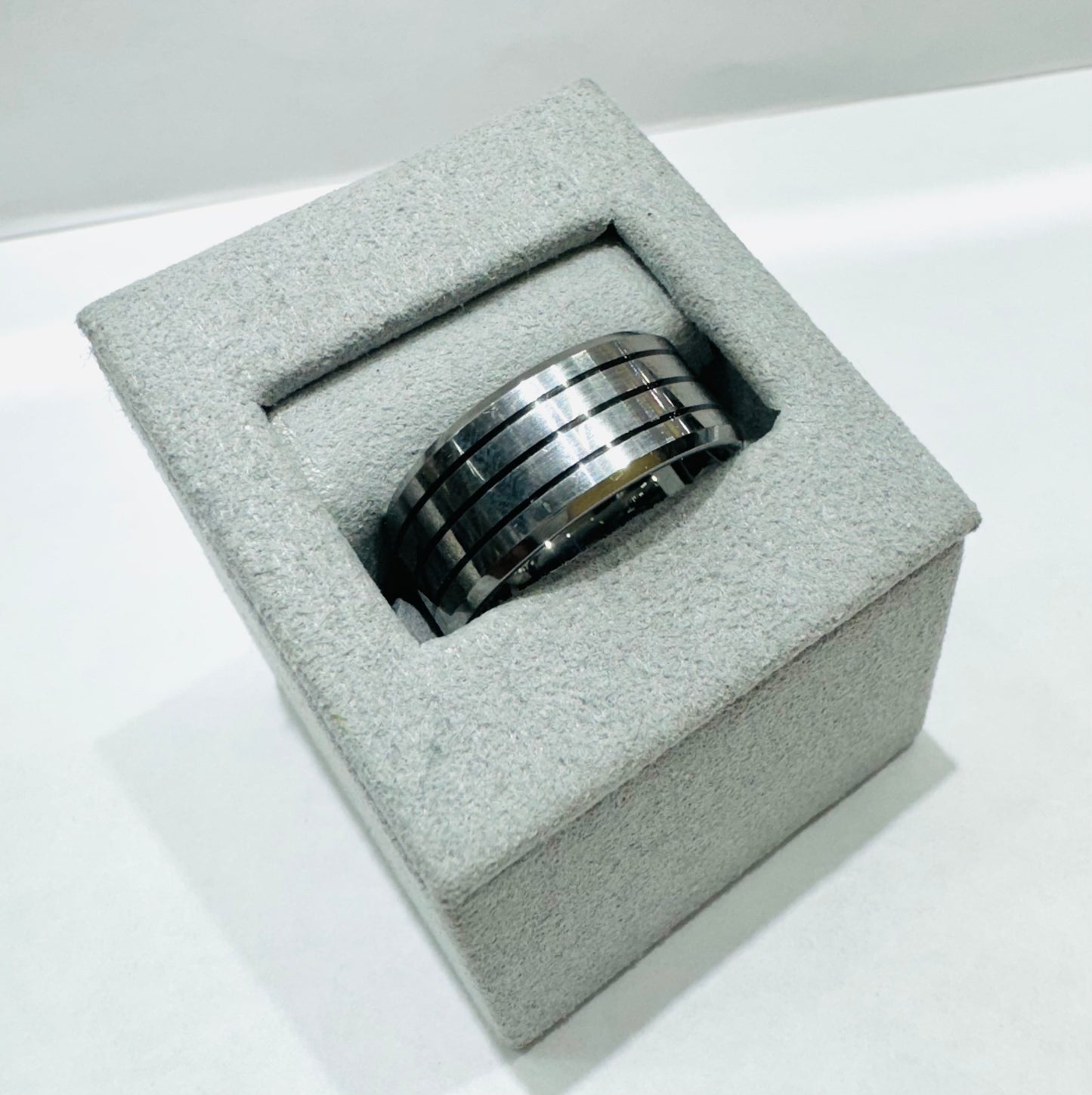 TUNGSTEN CARBIDE WEDDING BAND 9mm, SIZE: 8.5